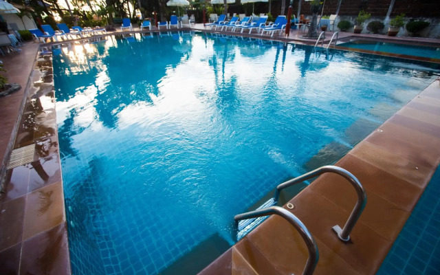 Twin Palms Resort