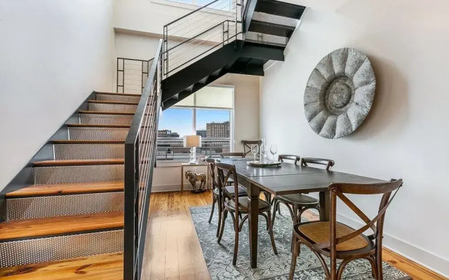 Modern Condos in California Building by Hosteeva