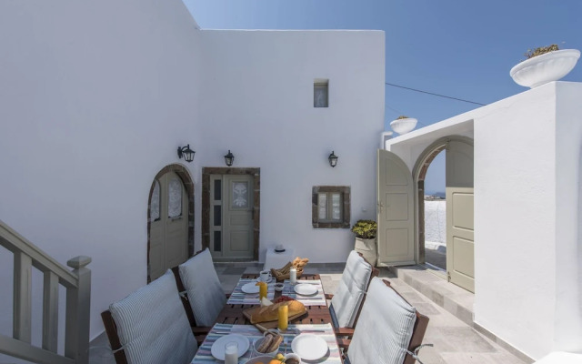 Santorini 180 Degrees