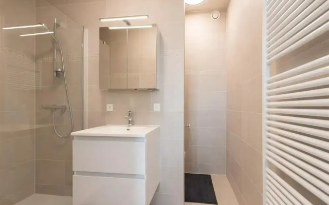 Serene Apartment With Mountain View