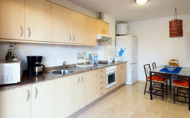 Comfortable Apartment in Arrecife With Terrace