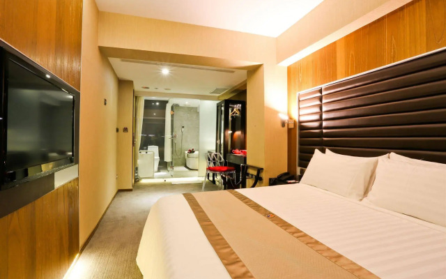 Newful Hotel