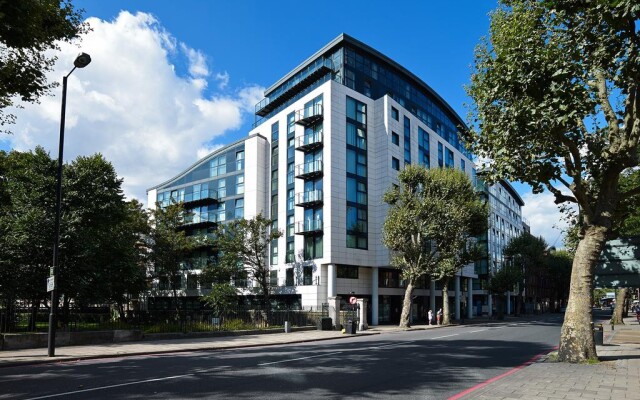 Premier Tower Bridge Apartment