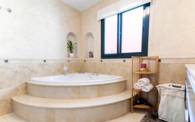 N&A Benalmádena Stunning 2bdr Villa with Sea Views