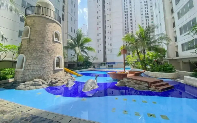 Warm And Comfy 2Br At Bassura City Apartment