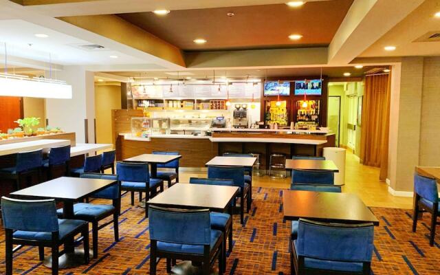 Courtyard Cleveland Airport South