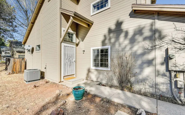 2 Mi to NAU Campus: Forest-view Flagstaff Retreat