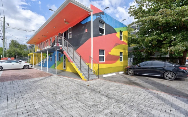 Vibrant Wynwood Loft Close To Everything