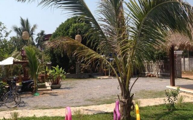 Le Coco De Mer Bungalows & Restaurant