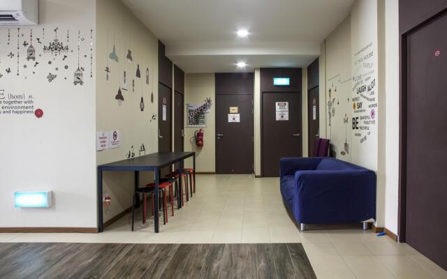 Adamson Lodge - Hostel