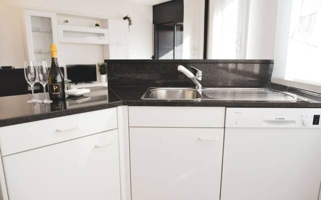 Central City Suite Apartment🧡