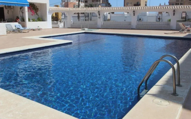 Apartment overlooking to the pool 2450