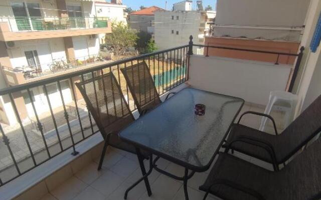 Dreamy 2 bedroom condo with free parking