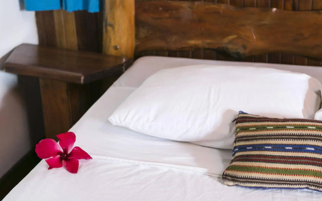Hotel La Isla Inn