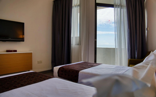 Hotel Sentral Seaview Penang @ Beachfront – Guest Rooms – Tanjung Tokong