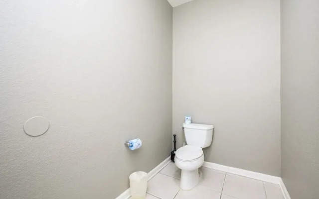 Beautiful Lake View Condo, Vista Cay-1004