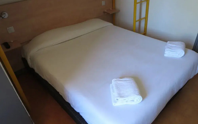 Hôtel Face West Le Pontet