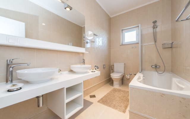 Sargas Suite 4 With Garden View