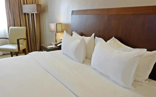 Mandarin Plaza Hotel