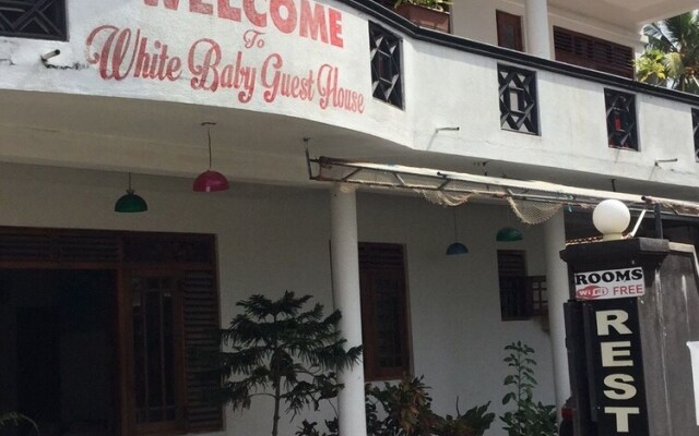 White Baby Guest House & Restaurant