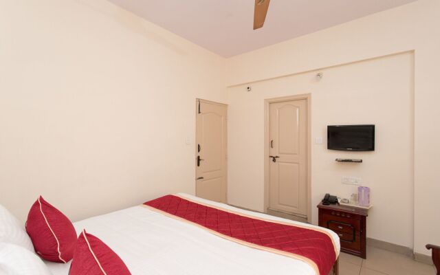 OYO 10293 Rajmahal Comforts