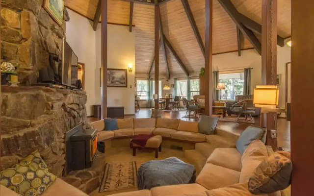 Reynold by RedAwning