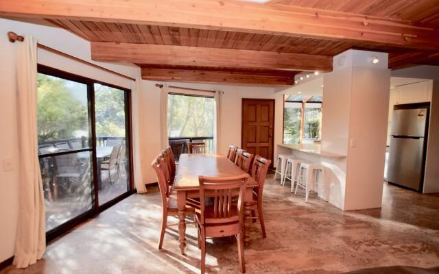 Sublime Cedar Lodge Leura