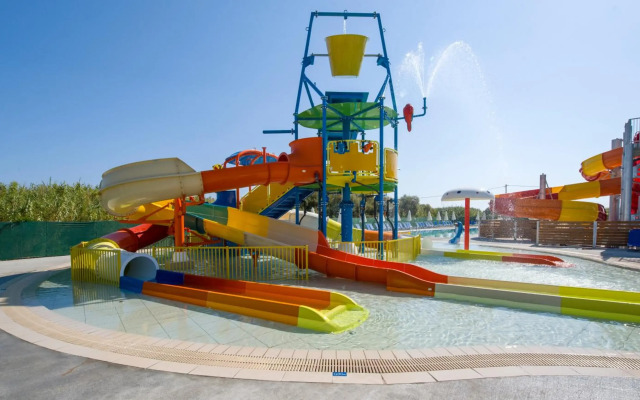 Selini Suites & Waterpark