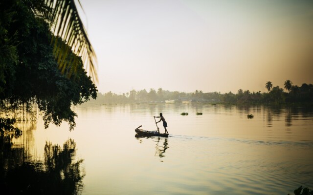 An Lam Retreats Saigon River