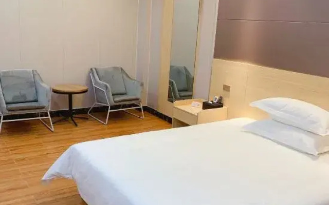 Fangxian Rich Hotel