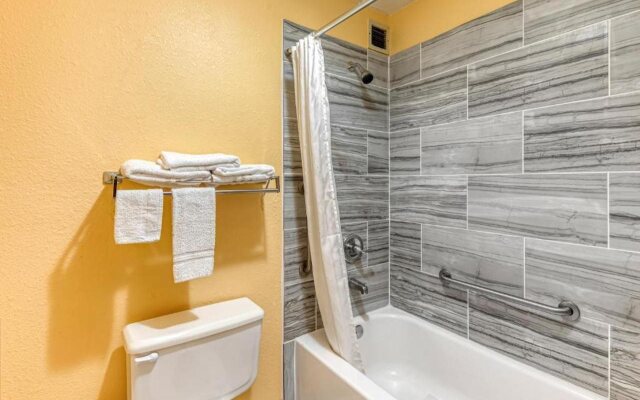 OYO Hotel Jefferson TX Hwy 59