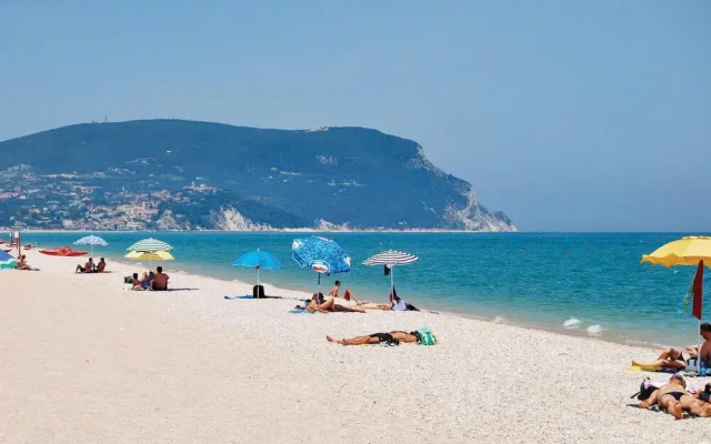 Beautiful Apartment in Grottammare With 1 Bedrooms
