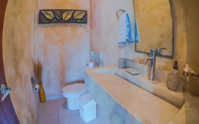 Luxury Penthouse with 2 BR - Meridian