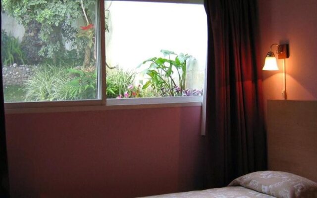 La cascada Townhouse Hotel