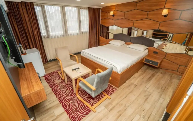 216 Hill Suites