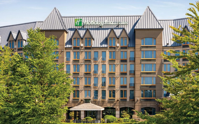 Holiday Inn Hotel & Suites North Vancouver by IHG