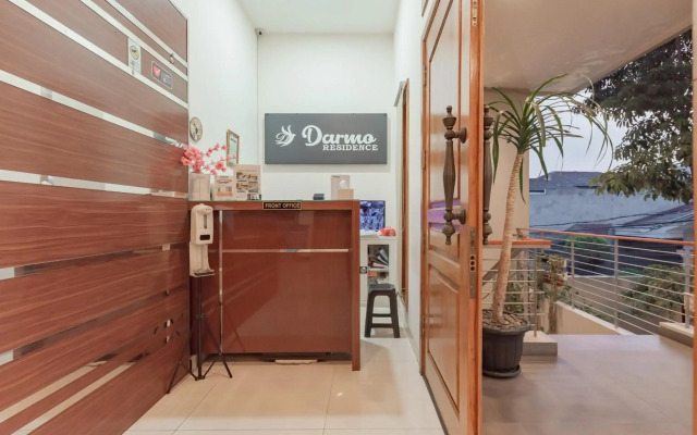 OYO Flagship 1308 Darmo Residence