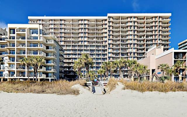 New Listing! Beachfront W/ Resort Amenities 3 Bedroom Condo