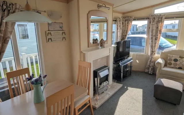 Beachcomber Cabin, Dog Friendly - Anderby Creek