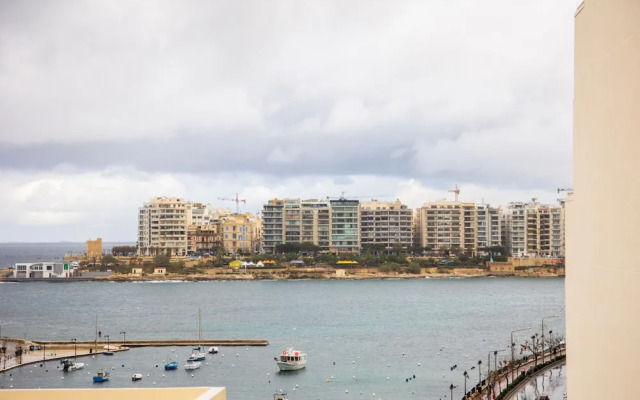 Chic 1BR Retreat in St Julian's