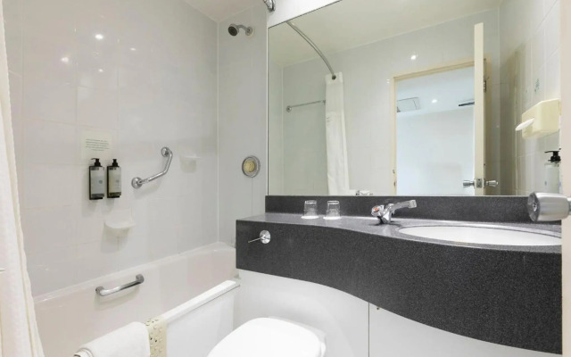 Holiday Inn Cardiff City Centre by IHG