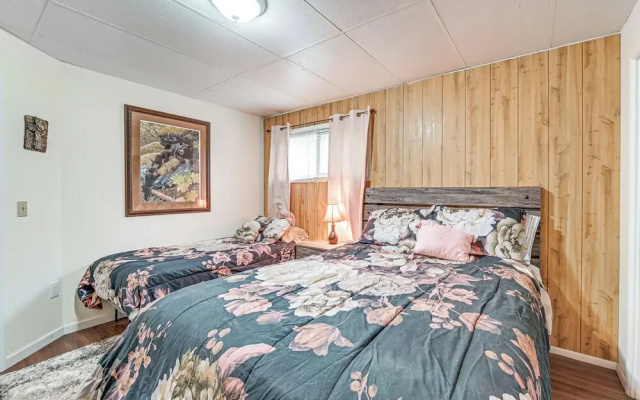 Centrally Located Soldotna Apartment w/ Patio!