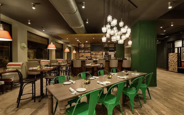 Hotel Saranac, Curio Collection by Hilton