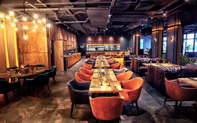 Favor Park Hotel