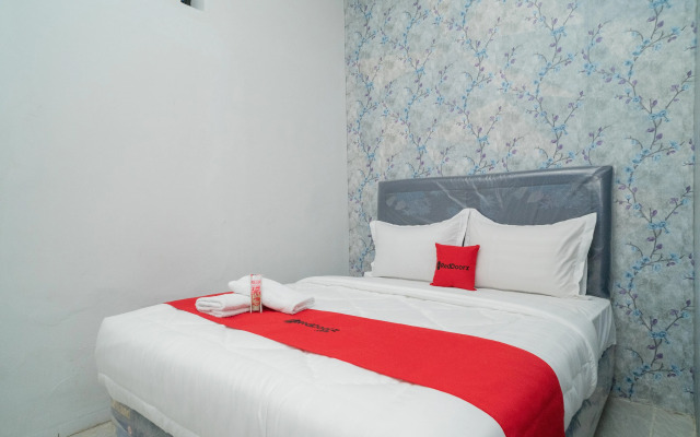 RedDoorz Plus near ITC Cempaka Mas 2