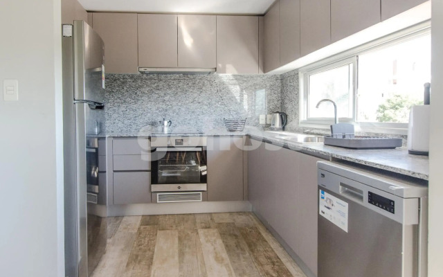 Tranquilo y cómodo apartamento en Villa Morra 2D006