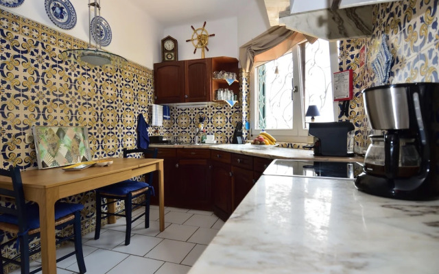 Villacasatulipa-sleeps4-garden-pool-bbq-ac
