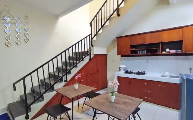 Atmosfer Guest House Sentul by Ruang Nyaman