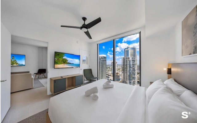 Downtown 1-BD Condo With City Views