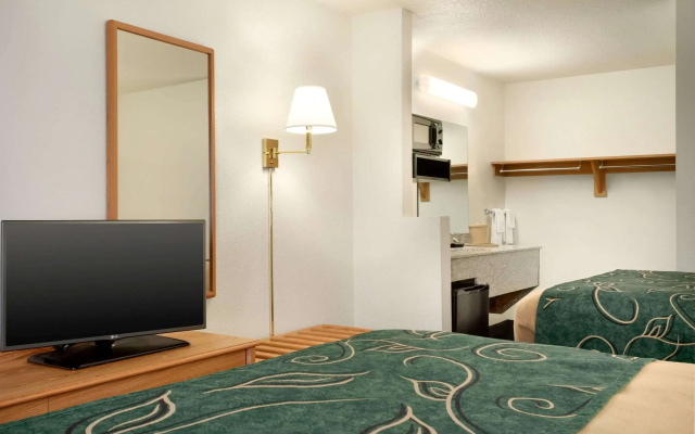 Travelodge by Wyndham Cheyenne